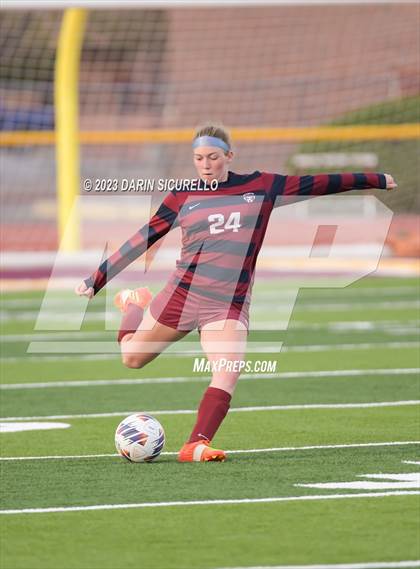 Thumbnail 2 in Highland vs Perry (AIA 6A Semifinal) photogallery.