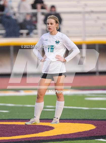 Thumbnail 1 in Highland vs Perry (AIA 6A Semifinal) photogallery.