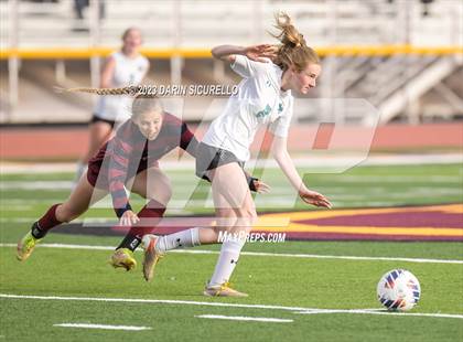 Thumbnail 2 in Highland vs Perry (AIA 6A Semifinal) photogallery.