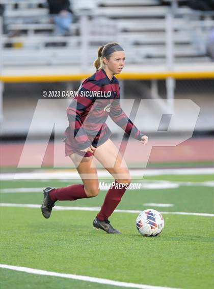 Thumbnail 1 in Highland vs Perry (AIA 6A Semifinal) photogallery.