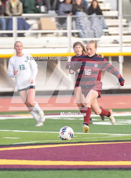 Thumbnail 2 in Highland vs Perry (AIA 6A Semifinal) photogallery.