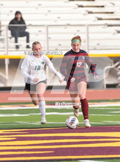 Thumbnail 3 in Highland vs Perry (AIA 6A Semifinal) photogallery.