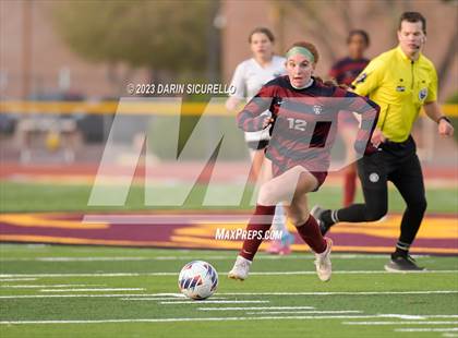 Thumbnail 2 in Highland vs Perry (AIA 6A Semifinal) photogallery.