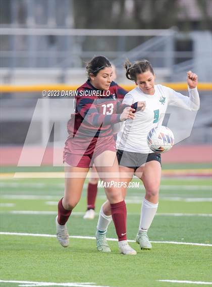Thumbnail 1 in Highland vs Perry (AIA 6A Semifinal) photogallery.