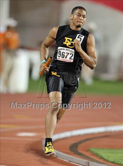 Thumbnail 3 in 85th Clyde Littlefield Texas Relays (Boys Day 1) photogallery.