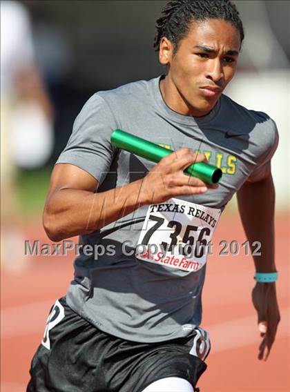 Thumbnail 2 in 85th Clyde Littlefield Texas Relays (Boys Day 1) photogallery.