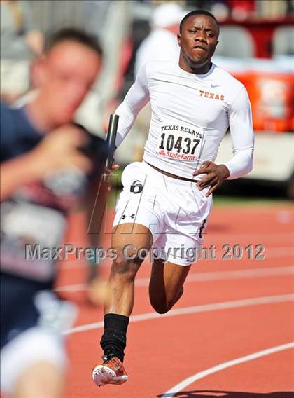 Thumbnail 2 in 85th Clyde Littlefield Texas Relays (Boys Day 1) photogallery.