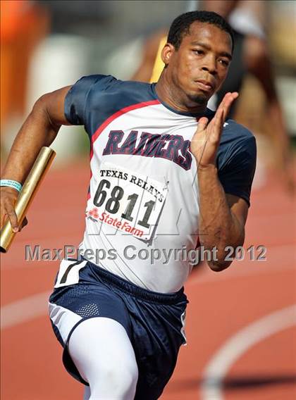 Thumbnail 3 in 85th Clyde Littlefield Texas Relays (Boys Day 1) photogallery.
