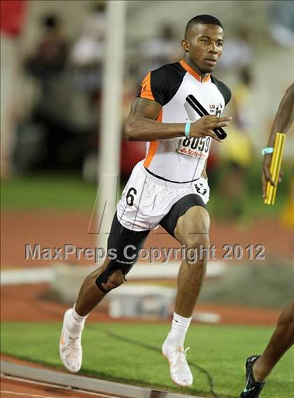 Thumbnail 3 in 85th Clyde Littlefield Texas Relays (Boys Day 1) photogallery.