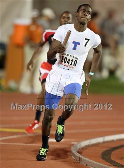 Thumbnail 3 in 85th Clyde Littlefield Texas Relays (Boys Day 1) photogallery.