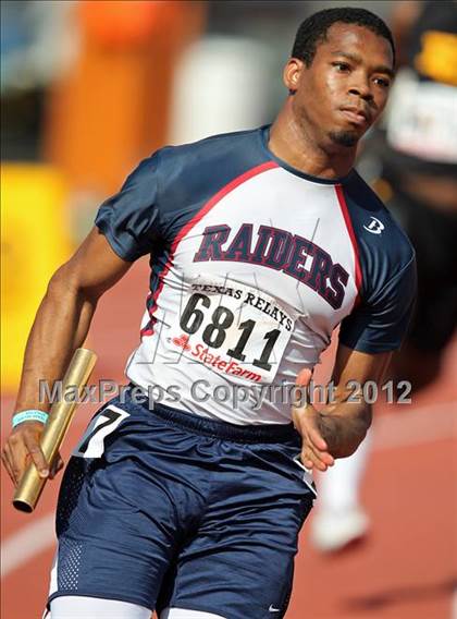 Thumbnail 2 in 85th Clyde Littlefield Texas Relays (Boys Day 1) photogallery.