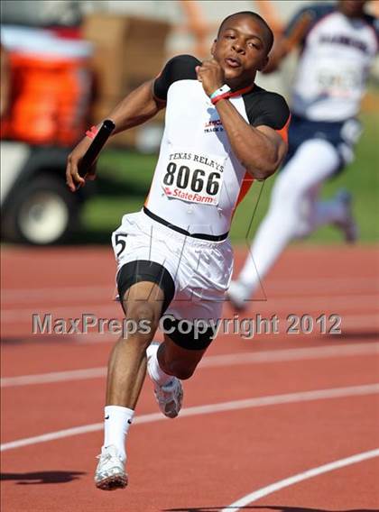 Thumbnail 3 in 85th Clyde Littlefield Texas Relays (Boys Day 1) photogallery.