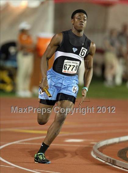 Thumbnail 3 in 85th Clyde Littlefield Texas Relays (Boys Day 1) photogallery.