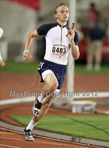 Thumbnail 3 in 85th Clyde Littlefield Texas Relays (Boys Day 1) photogallery.