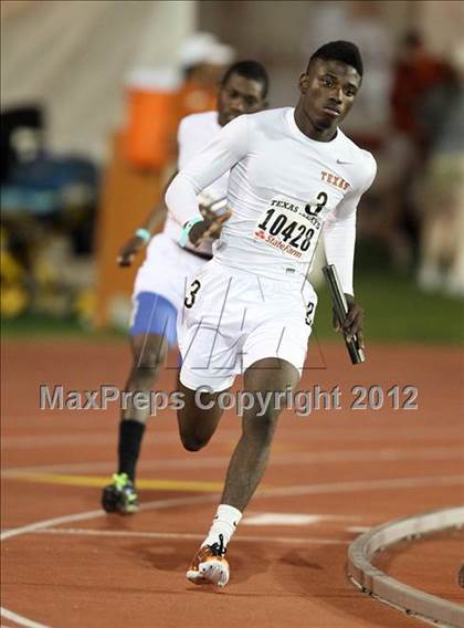 Thumbnail 3 in 85th Clyde Littlefield Texas Relays (Boys Day 1) photogallery.