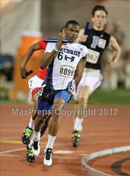 Thumbnail 3 in 85th Clyde Littlefield Texas Relays (Boys Day 1) photogallery.