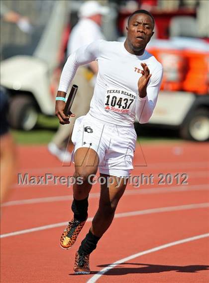 Thumbnail 1 in 85th Clyde Littlefield Texas Relays (Boys Day 1) photogallery.