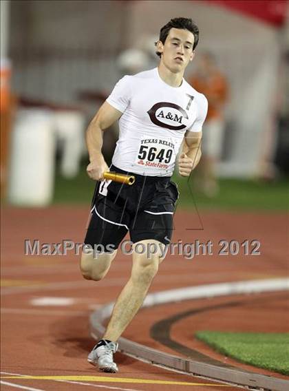 Thumbnail 3 in 85th Clyde Littlefield Texas Relays (Boys Day 1) photogallery.