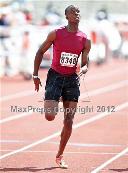 Thumbnail 2 in 85th Clyde Littlefield Texas Relays (Boys Day 1) photogallery.