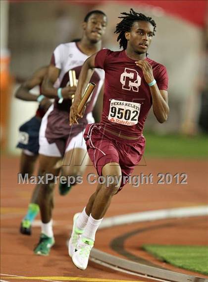 Thumbnail 3 in 85th Clyde Littlefield Texas Relays (Boys Day 1) photogallery.
