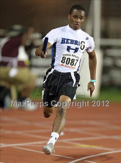 Thumbnail 3 in 85th Clyde Littlefield Texas Relays (Boys Day 1) photogallery.