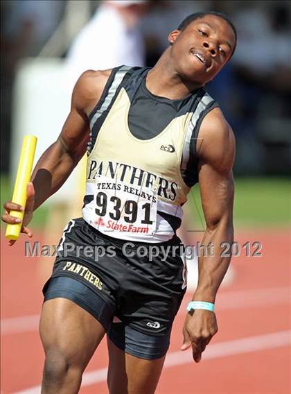 Thumbnail 3 in 85th Clyde Littlefield Texas Relays (Boys Day 1) photogallery.