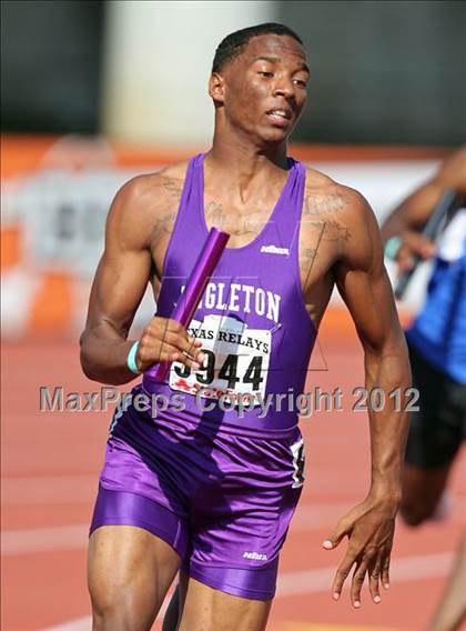Thumbnail 2 in 85th Clyde Littlefield Texas Relays (Boys Day 1) photogallery.