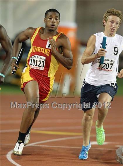 Thumbnail 3 in 85th Clyde Littlefield Texas Relays (Boys Day 1) photogallery.