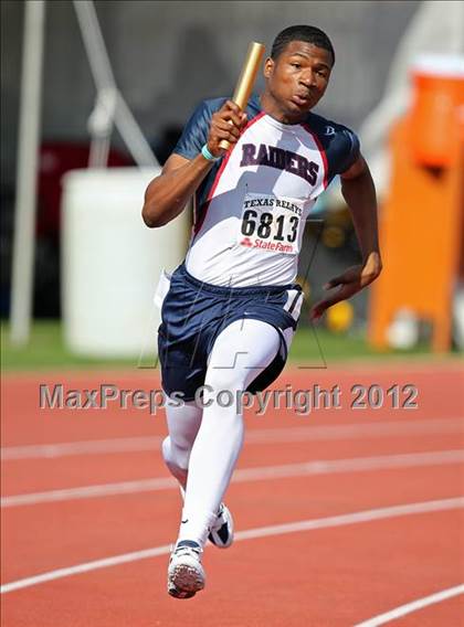 Thumbnail 3 in 85th Clyde Littlefield Texas Relays (Boys Day 1) photogallery.