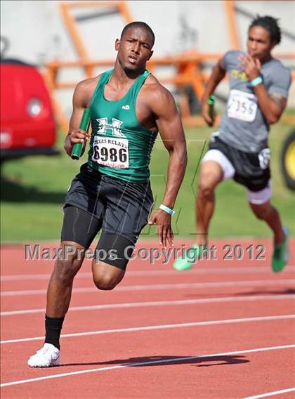 Thumbnail 1 in 85th Clyde Littlefield Texas Relays (Boys Day 1) photogallery.