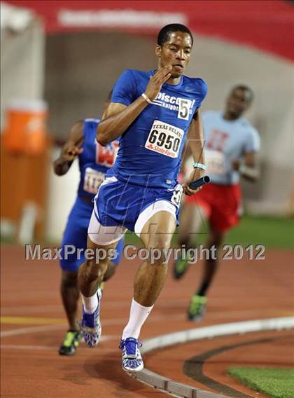 Thumbnail 2 in 85th Clyde Littlefield Texas Relays (Boys Day 1) photogallery.