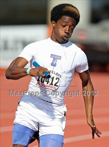 Thumbnail 3 in 85th Clyde Littlefield Texas Relays (Boys Day 1) photogallery.