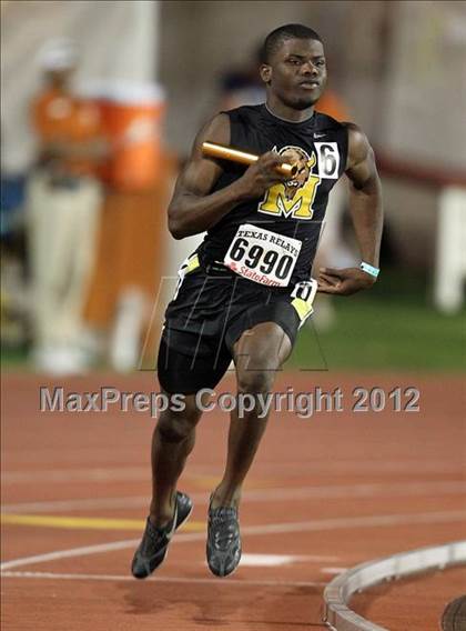 Thumbnail 3 in 85th Clyde Littlefield Texas Relays (Boys Day 1) photogallery.