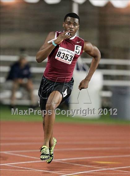 Thumbnail 3 in 85th Clyde Littlefield Texas Relays (Boys Day 1) photogallery.
