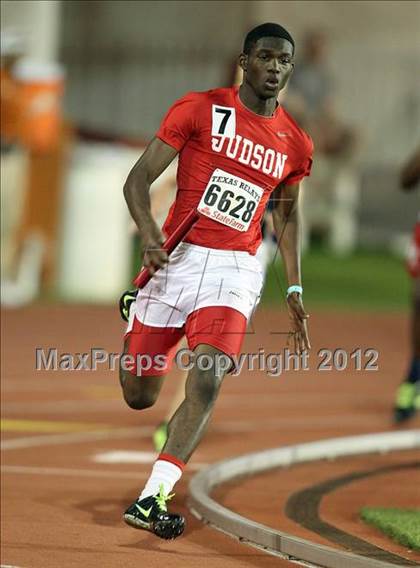 Thumbnail 3 in 85th Clyde Littlefield Texas Relays (Boys Day 1) photogallery.