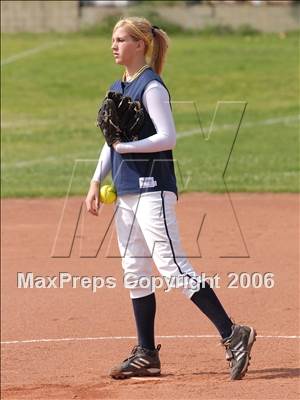 Thumbnail 2 in Los Osos @ Alta Loma photogallery.