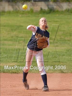 Thumbnail 1 in Los Osos @ Alta Loma photogallery.