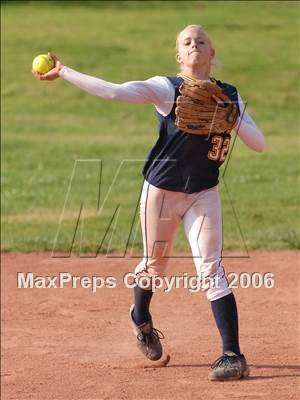 Thumbnail 1 in Los Osos @ Alta Loma photogallery.