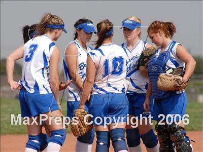 Thumbnail 3 in Los Osos @ Alta Loma photogallery.