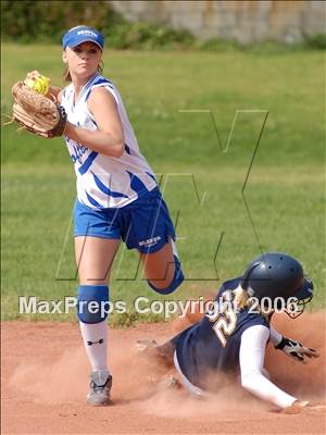 Thumbnail 1 in Los Osos @ Alta Loma photogallery.