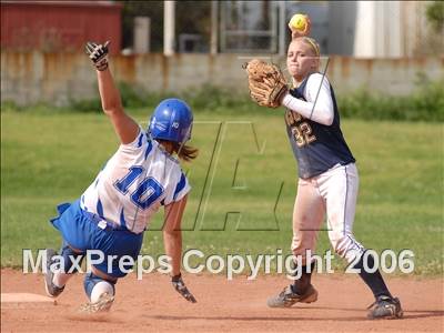 Thumbnail 1 in Los Osos @ Alta Loma photogallery.