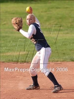 Thumbnail 2 in Los Osos @ Alta Loma photogallery.