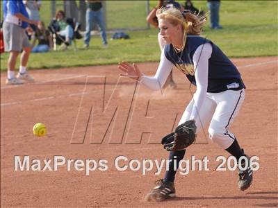 Thumbnail 3 in Los Osos @ Alta Loma photogallery.