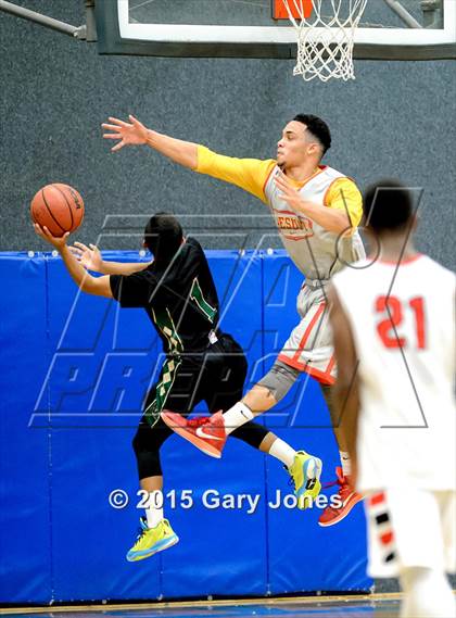 Thumbnail 3 in North vs South (Sacramento Optimist All-Star Basketball) photogallery.