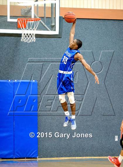 Thumbnail 1 in North vs South (Sacramento Optimist All-Star Basketball) photogallery.