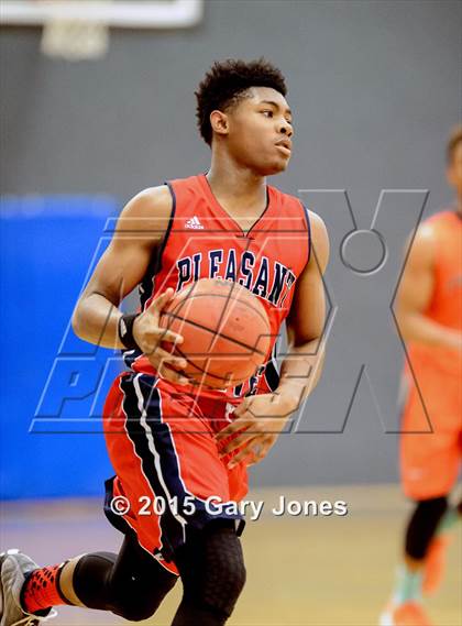 Thumbnail 1 in North vs South (Sacramento Optimist All-Star Basketball) photogallery.
