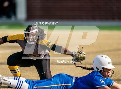 Thumbnail 3 in Live Oak @ St. Amant photogallery.