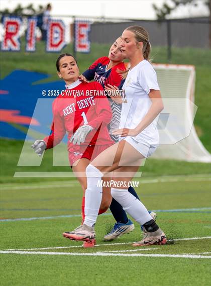 Thumbnail 2 in Kent Denver vs Jefferson Academy photogallery.