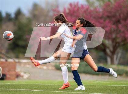 Thumbnail 2 in Kent Denver vs Jefferson Academy photogallery.