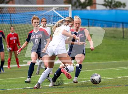 Thumbnail 3 in Kent Denver vs Jefferson Academy photogallery.